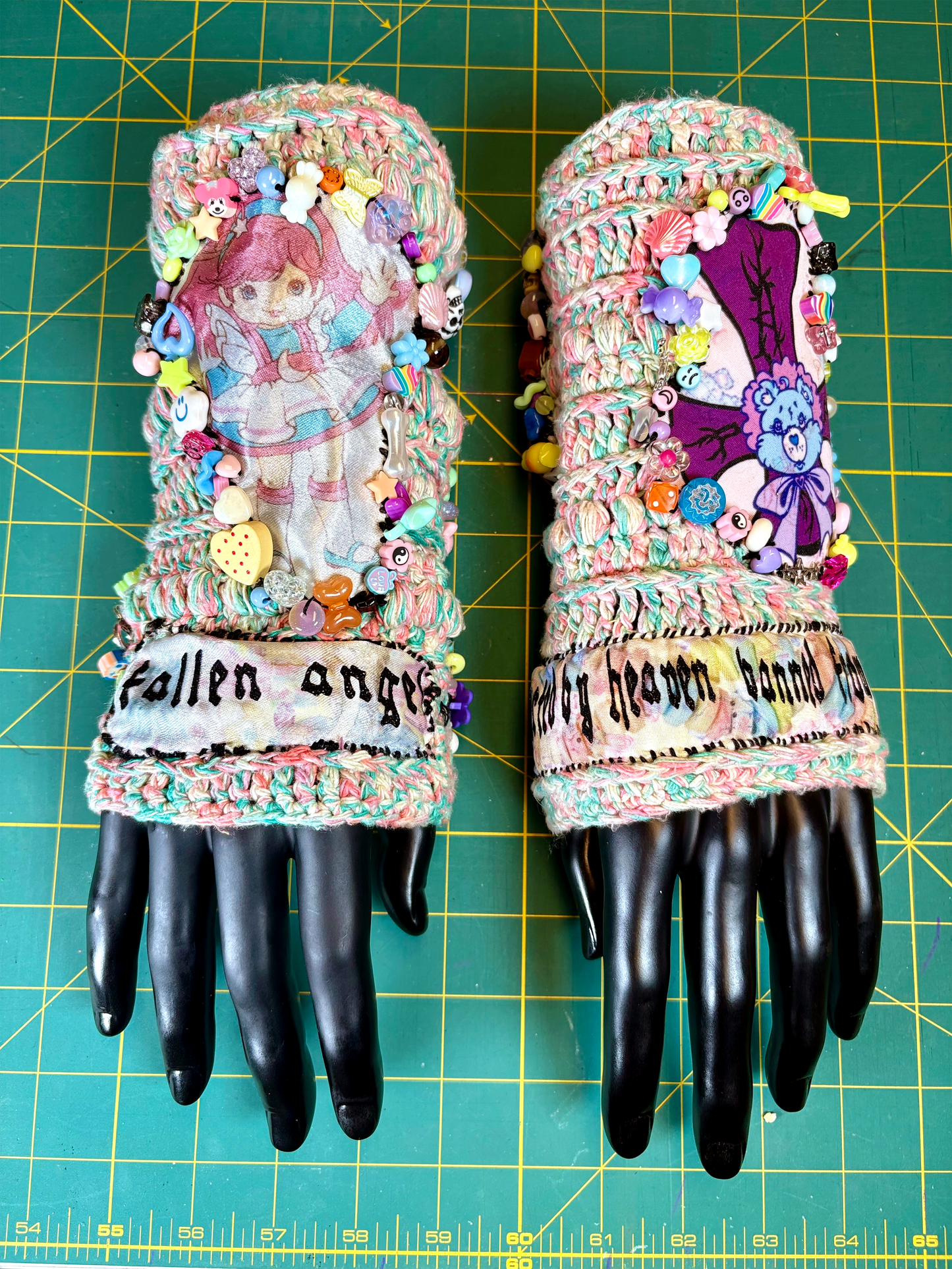 FALLEN ANGEL Fingerless gloves